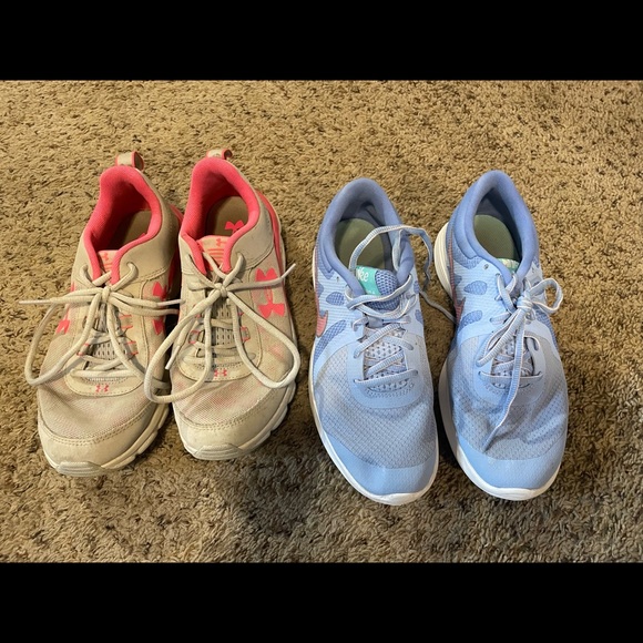 Like new youth tennis shoes 👟 - Picture 3 of 3